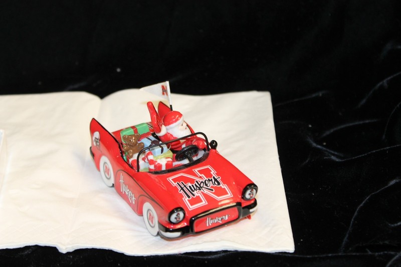 Danbury Mint 2009 Nebraska Corn Huskers Victory Car Santa holiday ornament