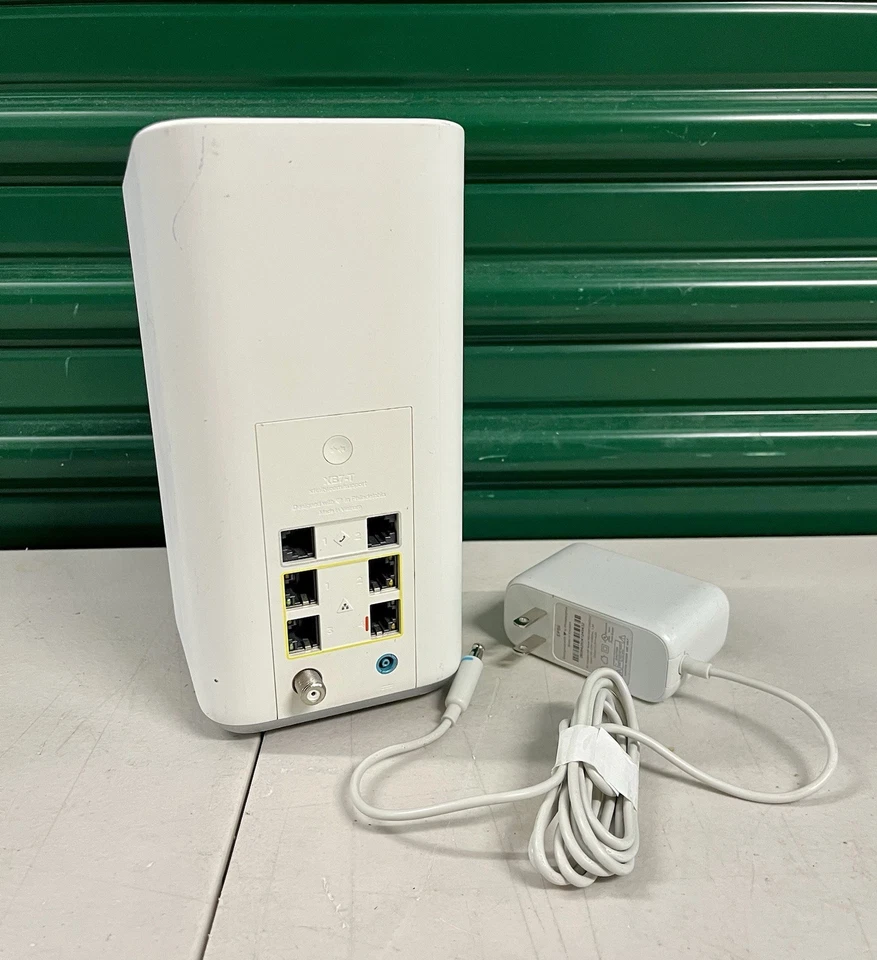 Comcast Xfinity XB7-CM GIGABIT Modem WiFi Router with Power Cord Works Great - Image 2 of 3