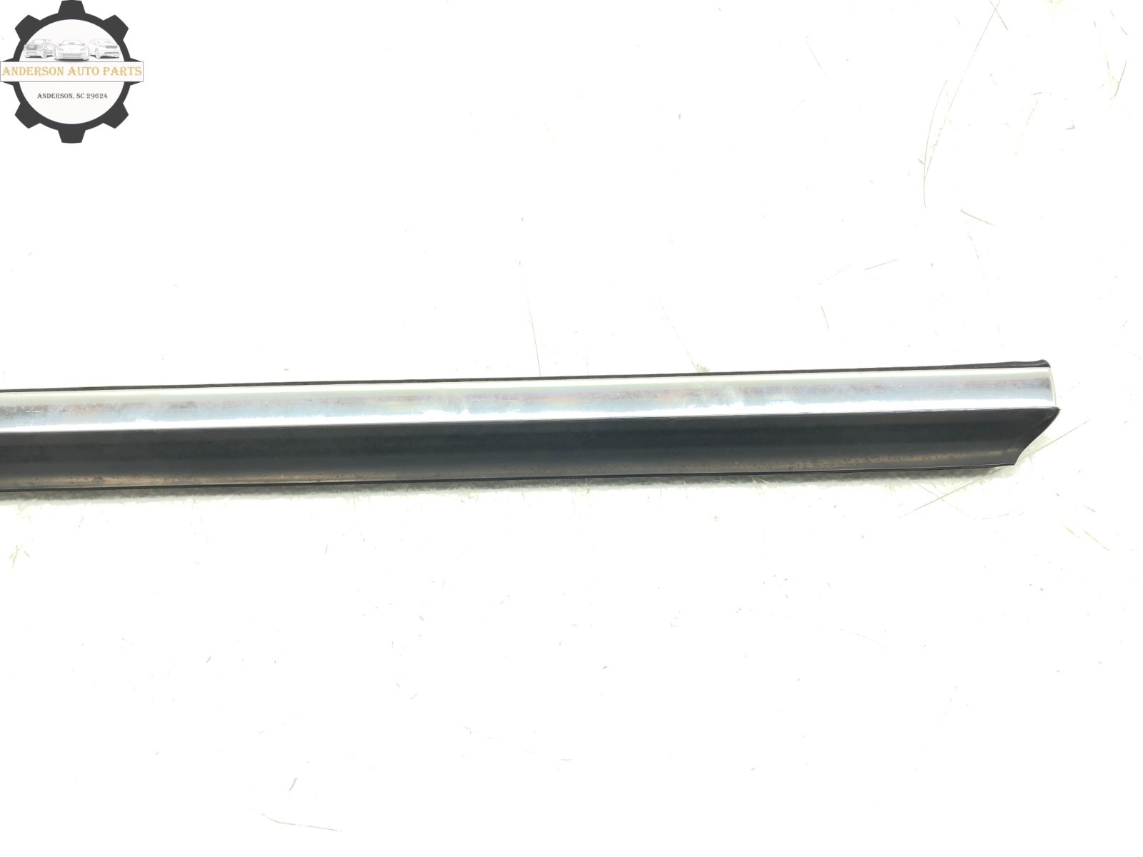 2008-2012 MASERATI GRANTURISMO M145 RIGHT PASS SIDE DOOR WINDOW BELT MOLDING OEM