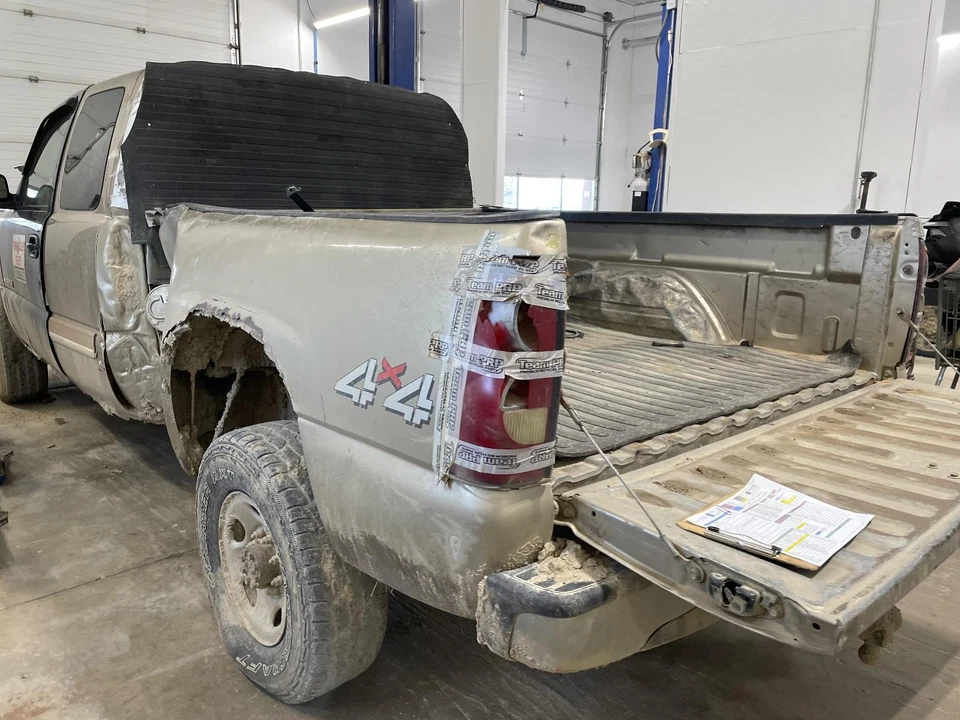 Used A/C Selector Switch fits: 2004 Chevrolet Silverado 2500 pickup w/AC manual Foto 3 de 4