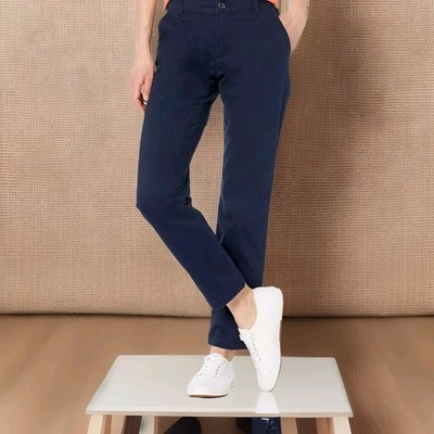 Amazon Essentials Women's Curvy Straight-Fit Stretch Twill Chino Pant Navy