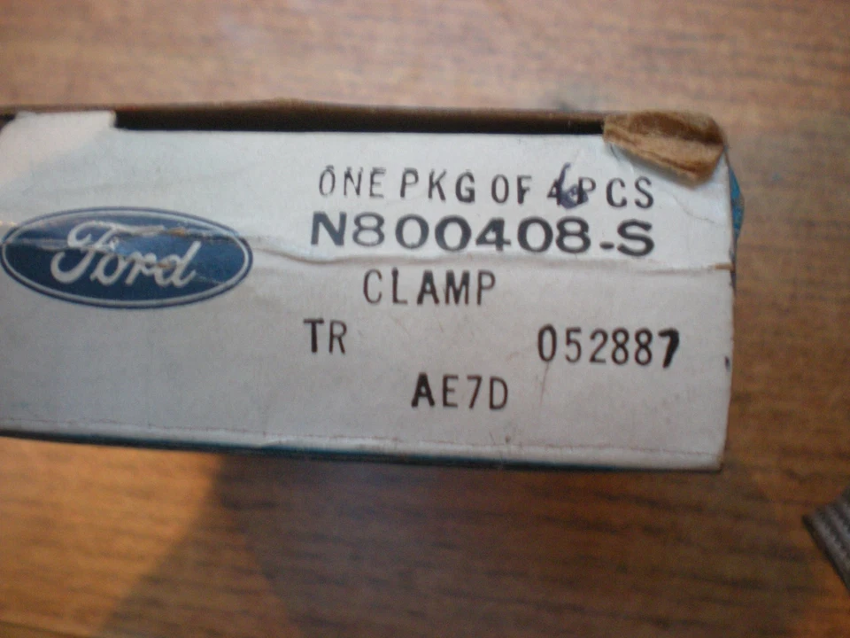 FORD E100 E150 1981 4,9 L TUBO DE ESCAPE A ABRAZADERAS DE VÁLVULA PAR N800408-S Foto 2 de 2