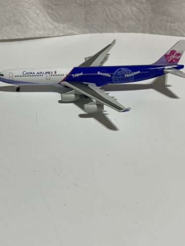 Gemini Jets China Airlines A340-300 ( NEW) 1:400 - 第 1/9 張圖片