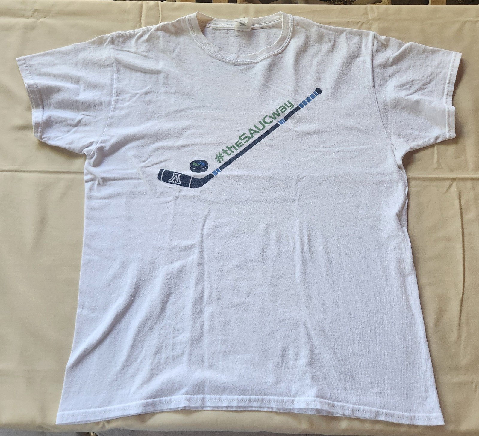 Gildan T Shirt University of Arizona Hockey SAUC Southern Arizona Urgent Care Lg