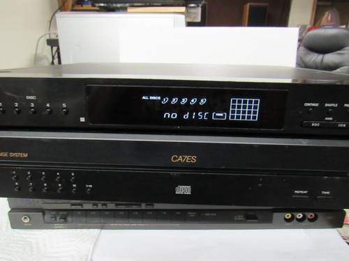 Sony CDP-CA70ES HiFi 5 Disc CD Player TESTED- No Remote (Japan) - Picture 3 of 7
