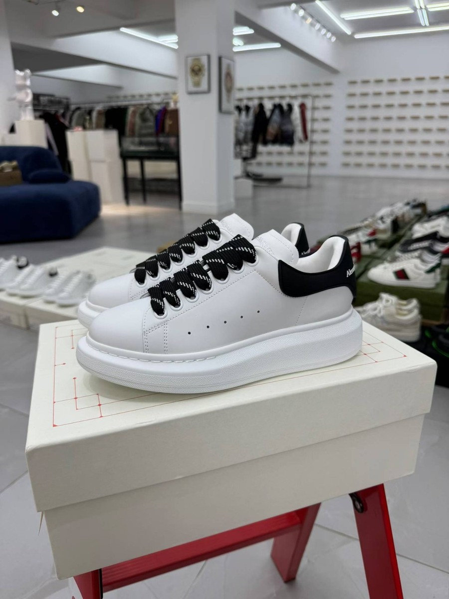 ALEXANDER MQUEEN 白 サイズ29cm【未使用】年末セール Alexander McQueen Oversized Sneakers White Black Heel Black Laces