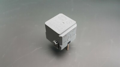 Orig Mercedes Relais 4-Pin Grau Hella Arbeitsstrom 4RA007793-10 A0025428719