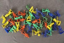 Vintage Toy Lot Plastic HONG KONG Cowboy Western Indian  Military Men 1.5-2.5"