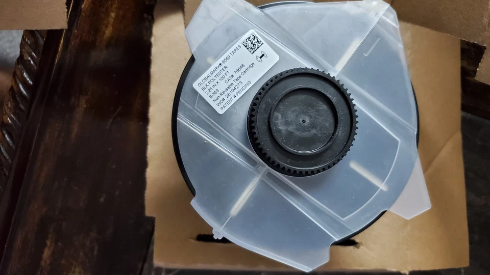 Cinta de poliéster de alto rendimiento Brady 74648 B-569 2,25 pulgadas de ancho x 100 pies de largo, negra Foto 3 de 4