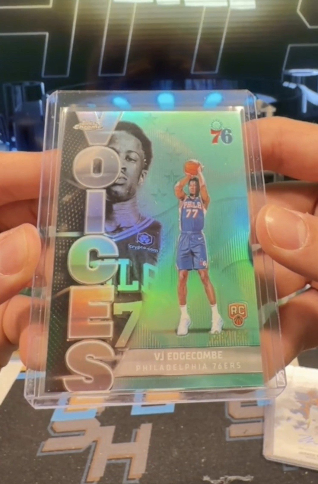 2025-26 TOPPS CHROME VJ EDGECOMBE AQUA REFRACTOR VOICES ROOKIE CARD RC #/199