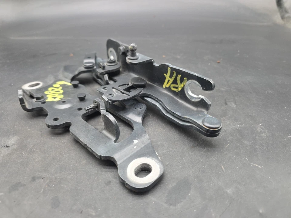 2014-2019 BLACK BMW 650I XDRIVE GRAN COUPE - LEFT HOOD HINGE 7249887 P4-953R - Image 4 of 4