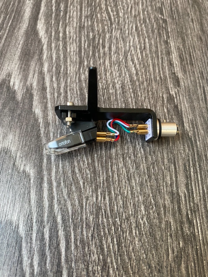 2 x Ortofon OM 5E Cartridge Stylus & Headshell in Black + FREE GIFTS - Image 3 of 4