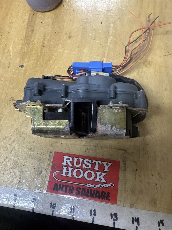 Chrysler Pacifica 2004-2008 OEM puerta levadiza pestillo motorizado (motorizado) 154089868358 Foto 3 de 4