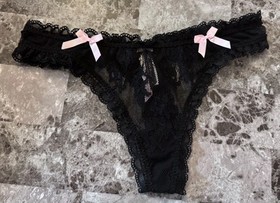NWT VICTORIA'S SECRET SEXY LITTLE THINGS L BLACK LACE RUFFLE RARE THONG PANTIES