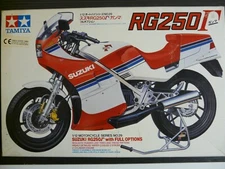 Motorcycle Model 1/12 TAMIYA Ref 14029 Suzuki RG250T with Full Options