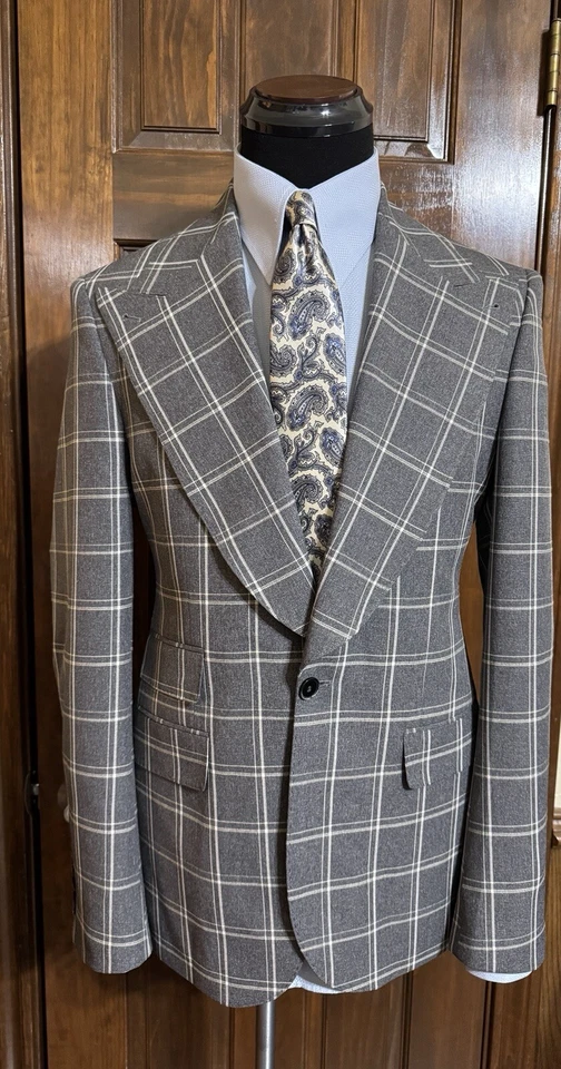 $795 Gray Check MTM Suit Size 42US Slim - Image 2 of 4