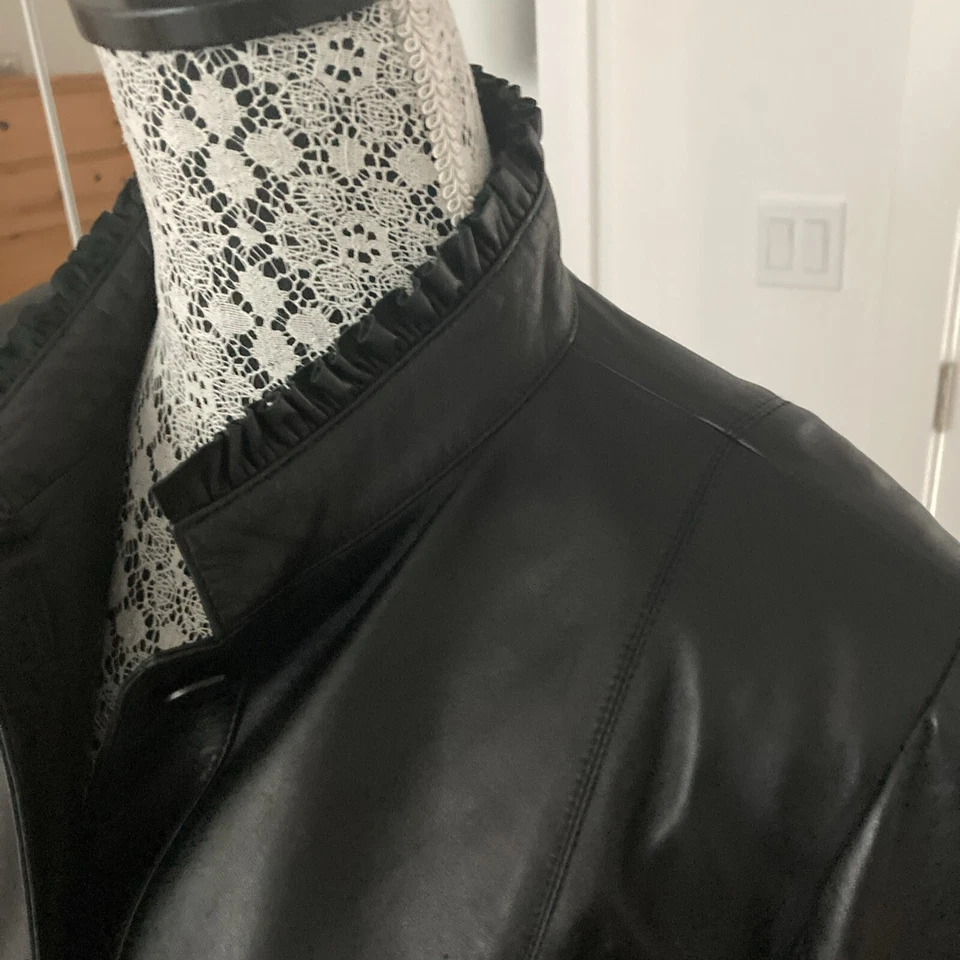 Chaqueta de Colección Eccoci 100% Cuero Negra Talla Mediana Manga Larga Abotonada Nueva Sin Etiquetas Foto 4 de 4