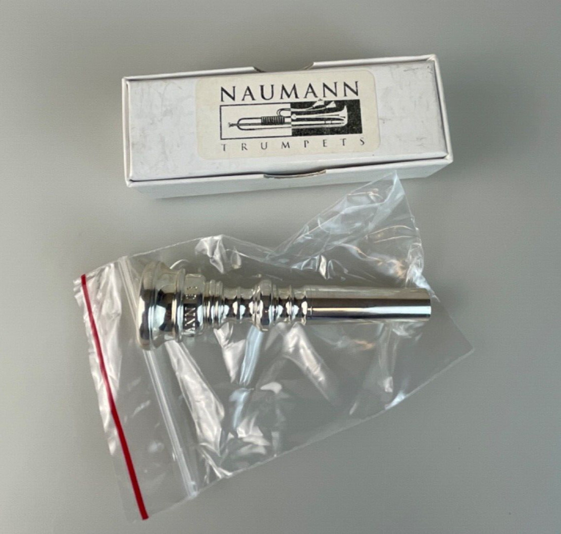 Bach Gold Rim & Cup Symphonic Trumpet Mouthpiece, 1-1/2C, 25