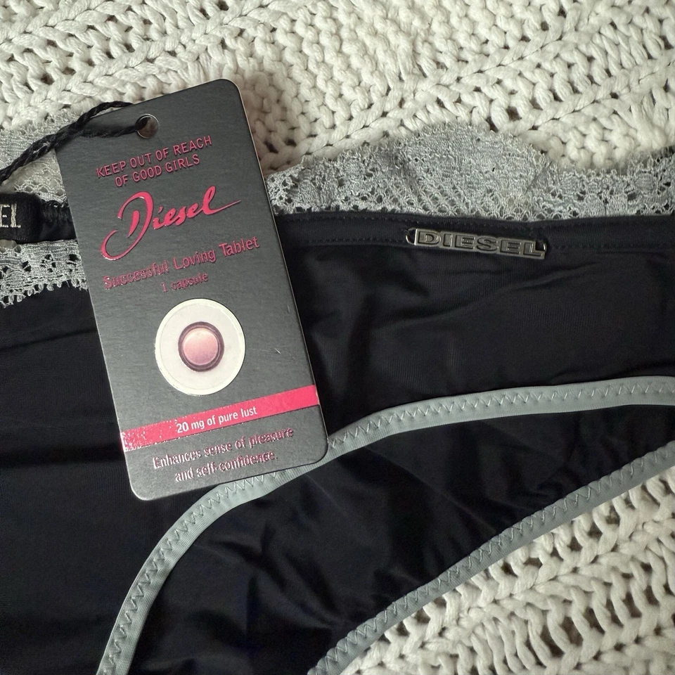 Bragas Diesel Negras De Colección Borde de Encaje Para Mujer Talla Mediana Y2k Años 2000 Sin Stock Foto 2 de 4