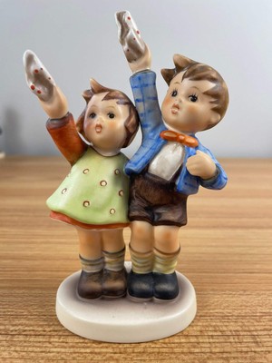 HUM 153/0 AUF WIEDERSEHEN GOEBEL HUMMEL FIGURINE GERMANY