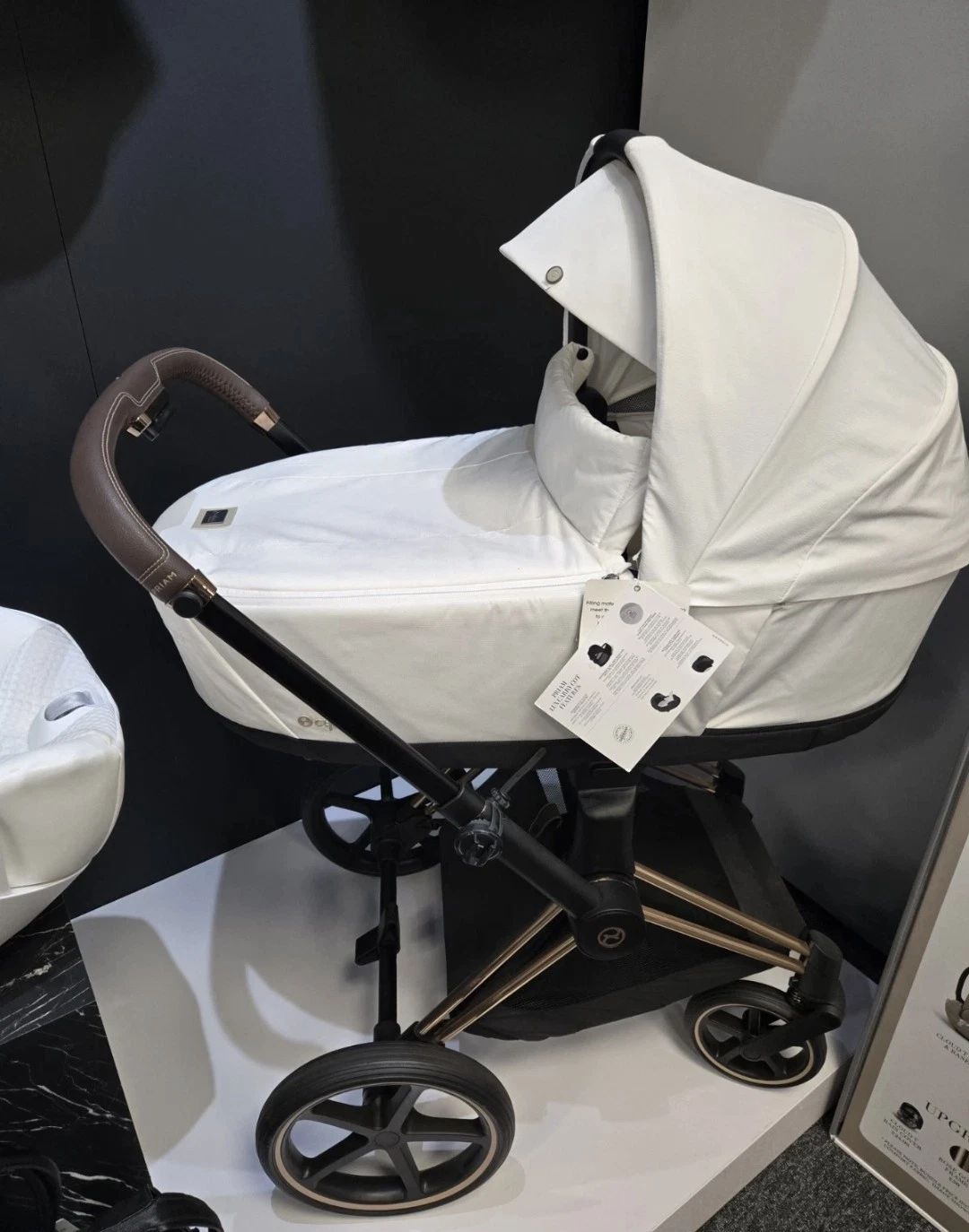 Cybex Priam rose gold / off white EX DISPLAY