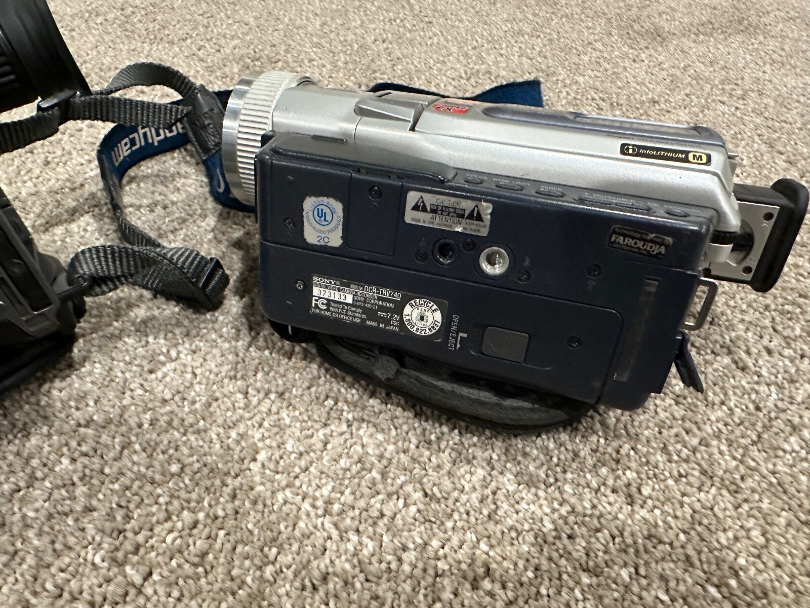 Sony Digital8  8mm Video8 Camcorder Lot 2 CCD-TRV22 DCR-TRV740