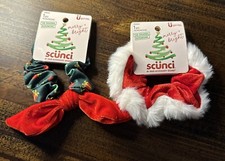 Xmas Scunci U Got This Merry  Bright Holiday Wreath Bow Hair Scrunchie 2-Piece