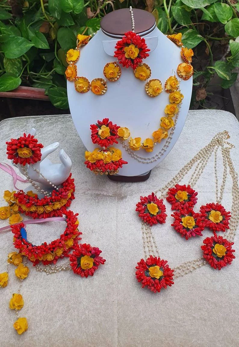 Bridal flower deals necklace
