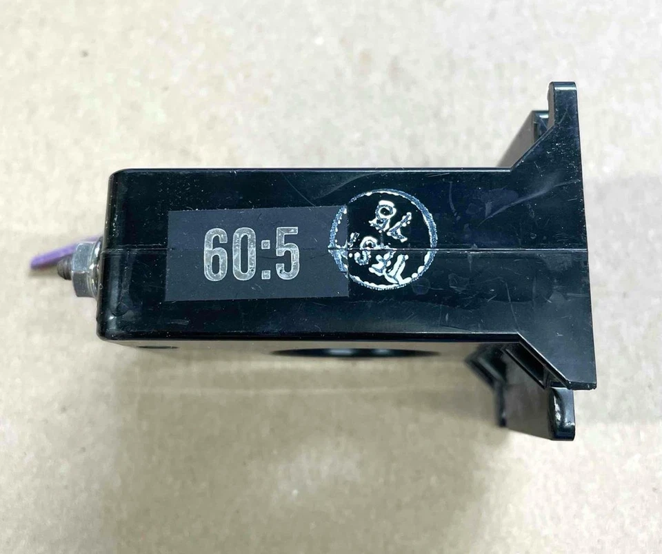 Transformador de corriente Crompton Instruments relación P/N 802-943U-NWLS 60:5A Foto 2 de 4