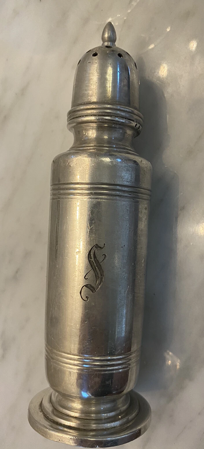 VINTAGE PEWTER MUFFINEER-SUGAR SHAKER ~ MADE BY REED & BARTON 701 ~ 6.25"