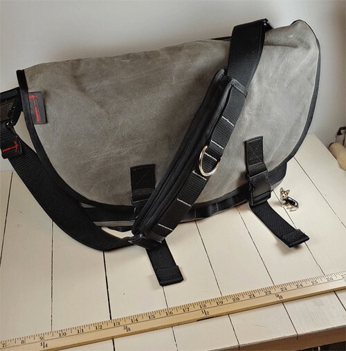 jansport laptop messenger bag