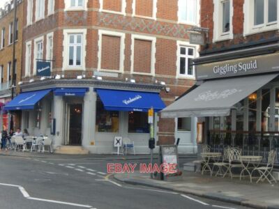 PHOTO  HIGH STREET WIMBLEDON TWO RESTAURANTS ARE LOCATED HERE WHERE ALLINGTON CL