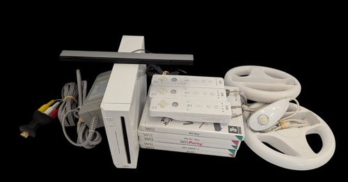 NINTENDO Wii Game Console Bundle Inc 5 Games, 3 Controllers, White - C29