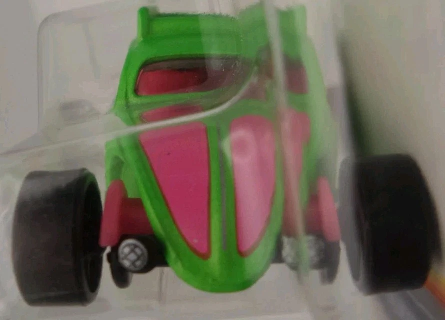 Hot Wheels Custom Volkswagen Beetle Neon Speeders 2/8 2025 JBY93-4B10 - Imagen 4 de 4