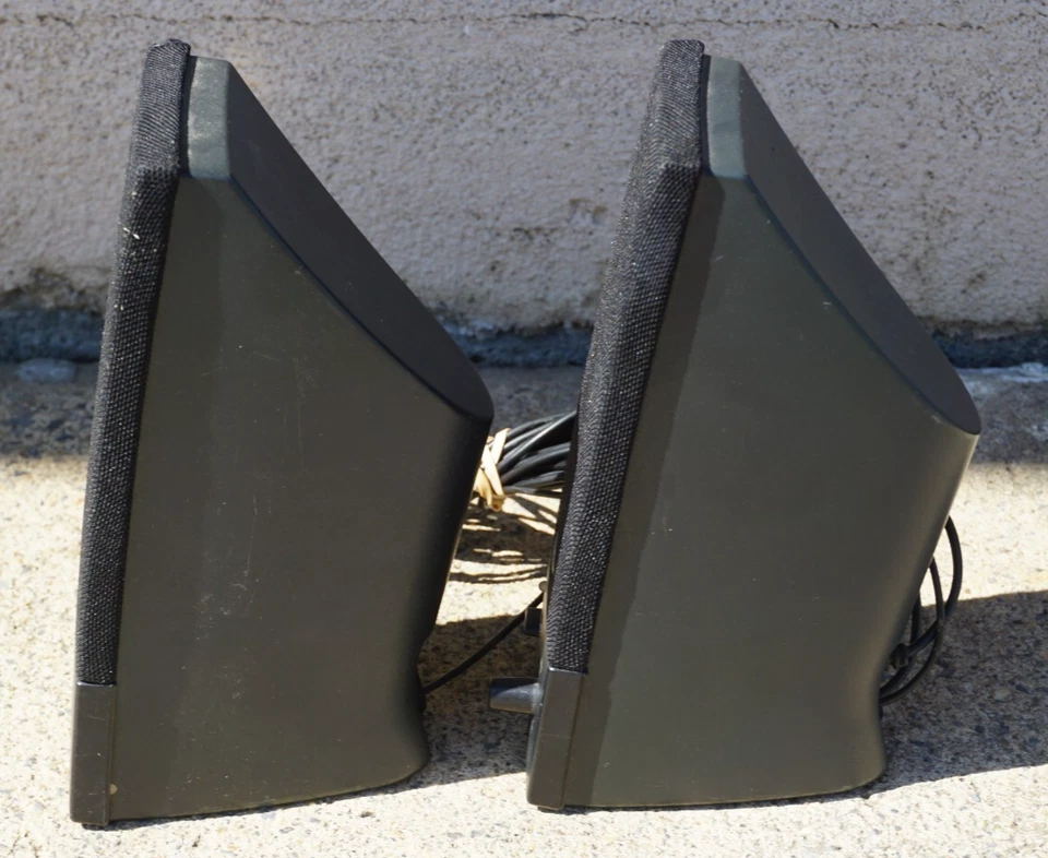 Cyber Acoustics 2-Piece 2.1 USB Powered Computer Speaker System - Image 2 of 3