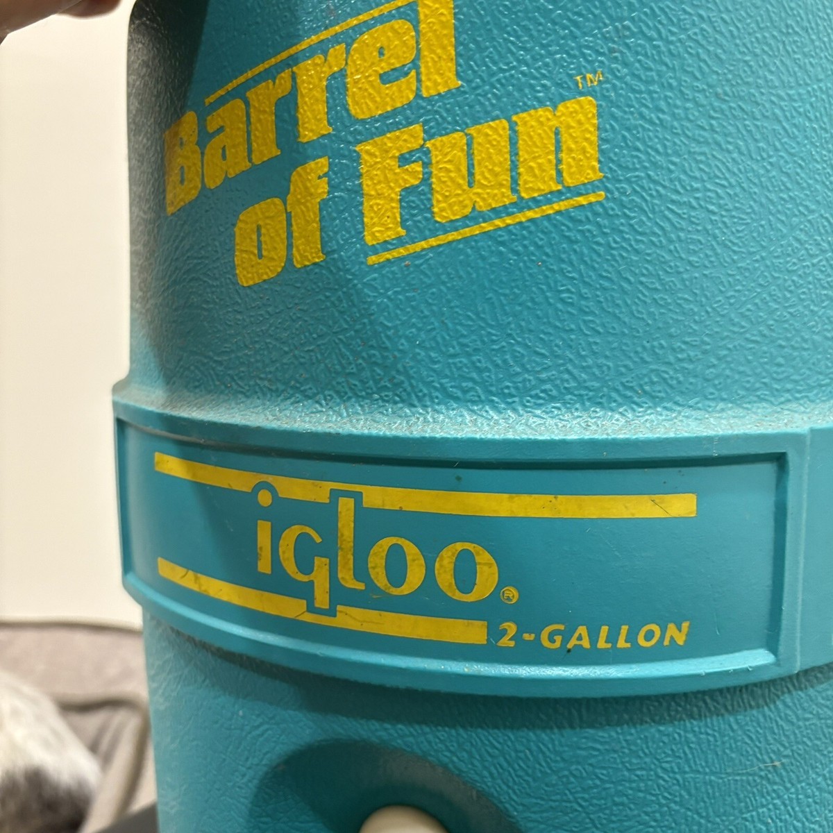 Vintage Igloo Barrel of Fun 2 Gallon Cooler Made on Texas. USA Pink Teal Yellow Igloo Retro Barrel of Fun 2 Gallon Jug, Easy Spigot  main image 2