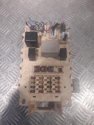 2003 TOYOTA AVENSIS VERSO DIESEL FUSE MODULE 9098704006