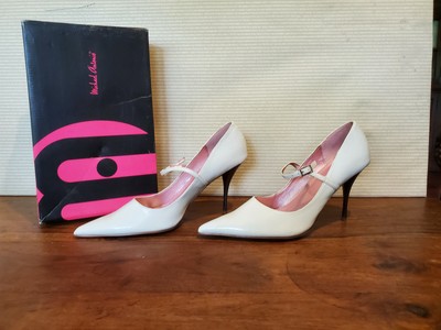white pumps size 10