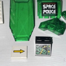 Vintage (1992) parts to LEGO Space Police II set 6897 Rebel Hunter 4 Figures