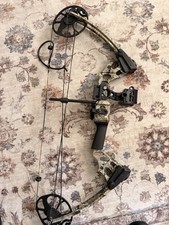 Mission Craze by Mathews Compound Bow Package – Sight, Quiver + 9 Arrows