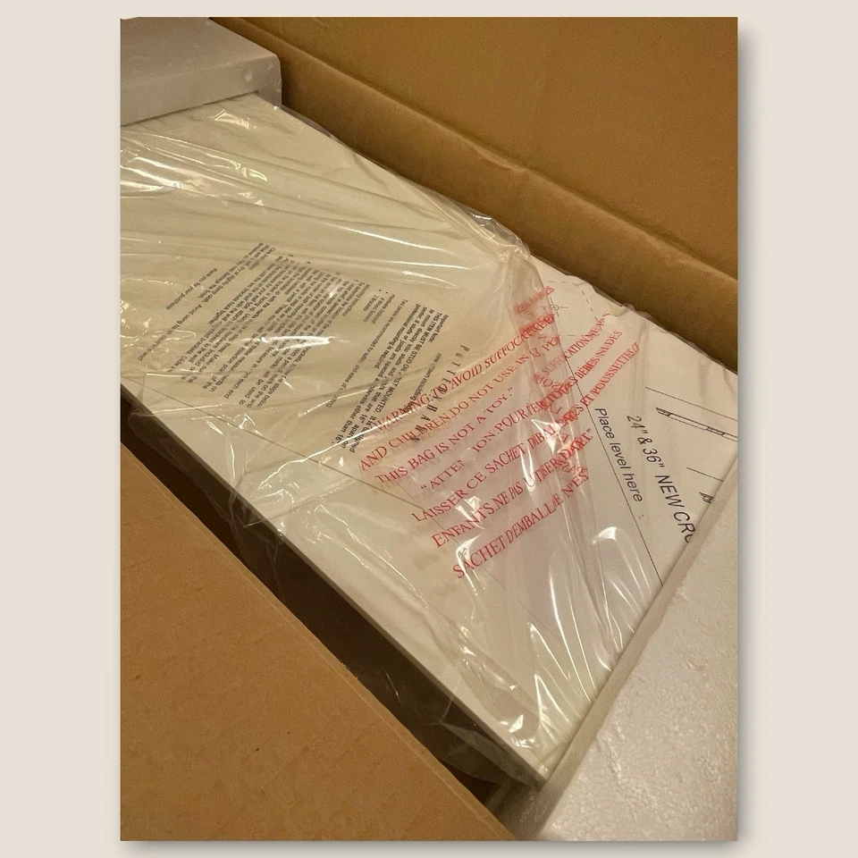 Estante moldeado corona flotante Pottery Barn de 2 pies blanco 24"x10"x2,5" con herrajes Foto 4 de 4