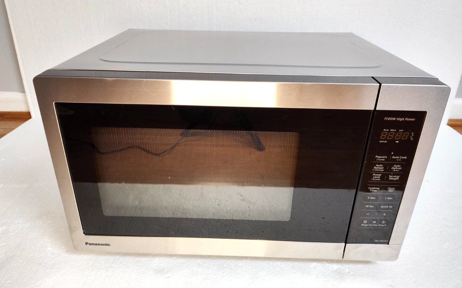 Panasonic NN-SB65NS 1100W 1.3 Cu Ft Countertop Microwave - *Lightly Used*