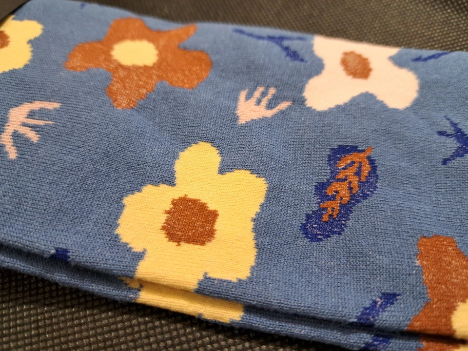 M.&KYOKO Calze al ginocchio floreali ad alto calibro blu scuro Made in... - Immagine 4 di 4