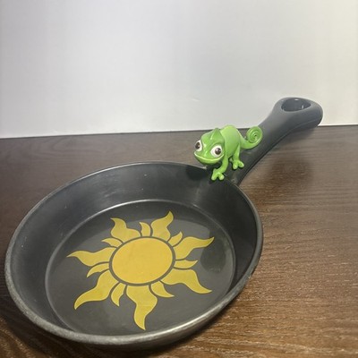 Disney Rapunzel Frying Pan Pascal Store Tangled Princess Chameleon Woks! Rare