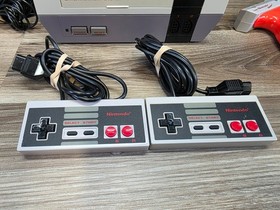 Nintendo Entertainment System NES-001 Original Console Bundle W/ GAME TESTED
