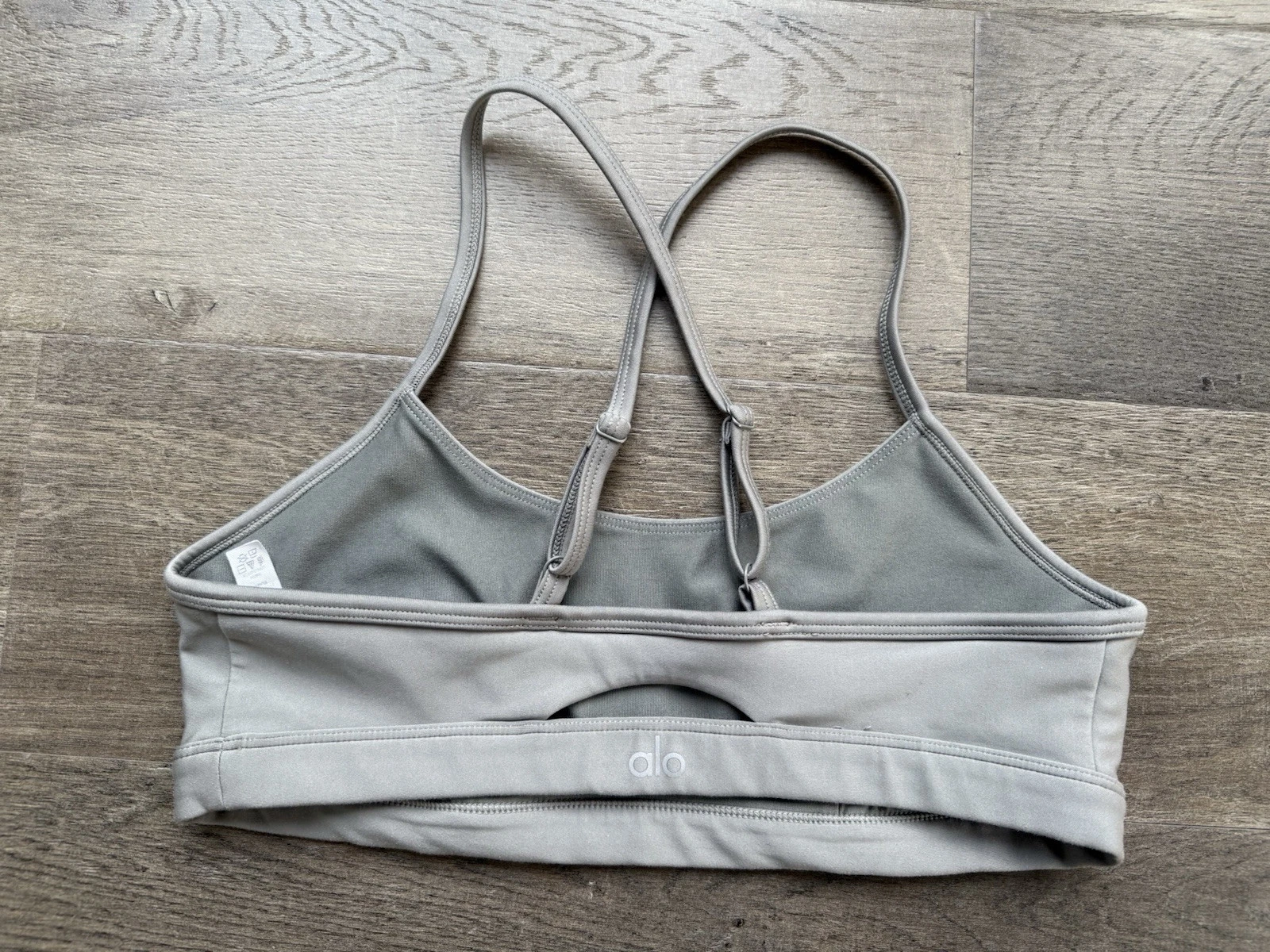 alo-yoga airlift intrigue tank-bra