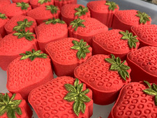 Poppy Thyme - Strawberry Mini Bath Bomb