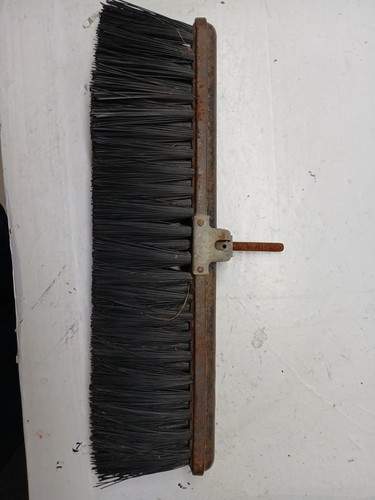 Vintage speed sweep dustless broom head milwaukee dustless brush No. 30-18