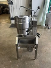 Used Groen TDB/6-10 Electric Steam Jacketed 10 Quart Kettle w/ Stand 208V - 2