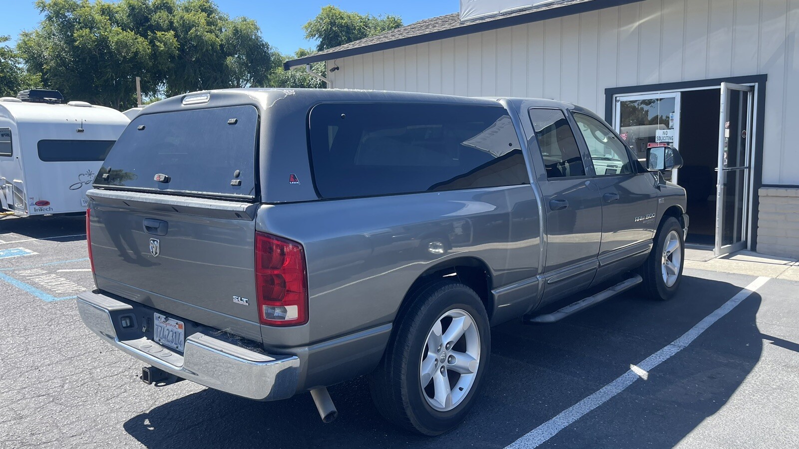 Leer Dodge truck camper shell Snugtop Snug Topper Top Ram Fiberglass